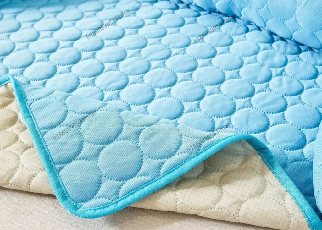 Matelas Rafraîchissant Ice Silk Chien Chat - 2 Tailles - Lavable Machine
